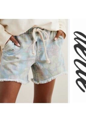 Aerie | Vacay Adventure Shorts | High Rise & Frayed Hem | Tropical Print | Sz M
